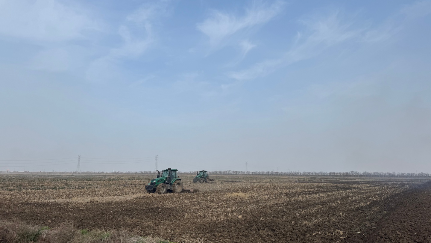 倉(cāng)儲(chǔ)翻耕土地_副本